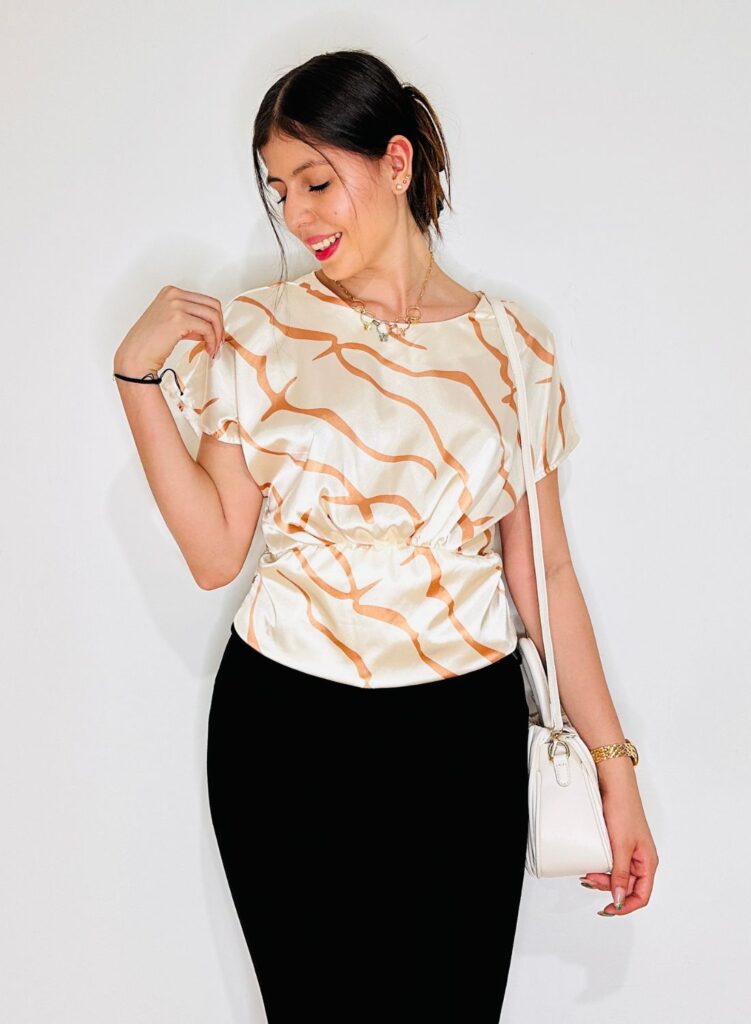 1142064 (2) Blusa Gloria